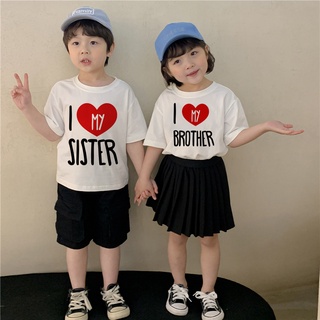 เสื้อยืดคอกลม แขนสั้น พิมพ์ลาย I Love My Sister Brother แฟชั่นฤดูร้อน สีขาว สําหรับเด็ก ครอบครัว