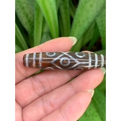 หินทิเบตโบราณแท้ชนิด หิน 9 ตา (9 Eyed dZi Bead) ช่วยให้ผู้สวมใส่ชำระกรรมชั่ว ทำลายอุปสรรค และสิ่งที่