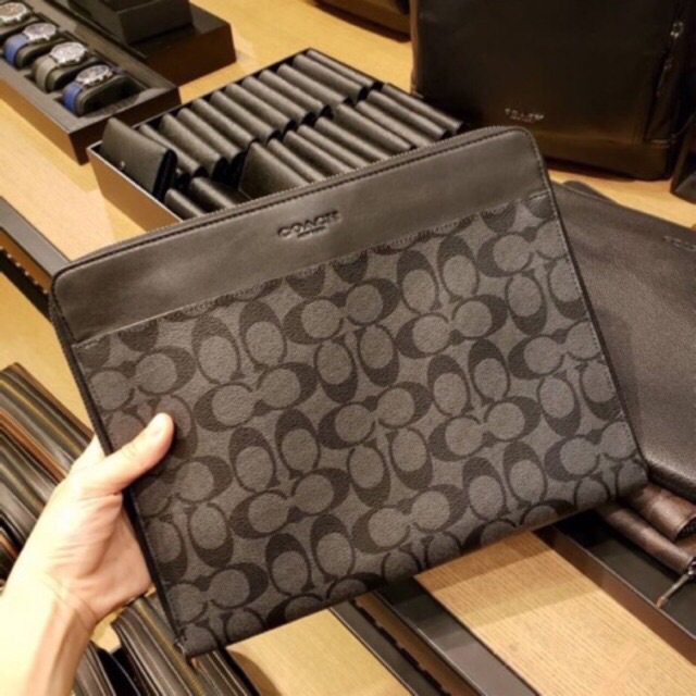 กระเป๋าใส่ Ipad Coach ของแท้ 100 มือสอง แถมใส่การ์ด