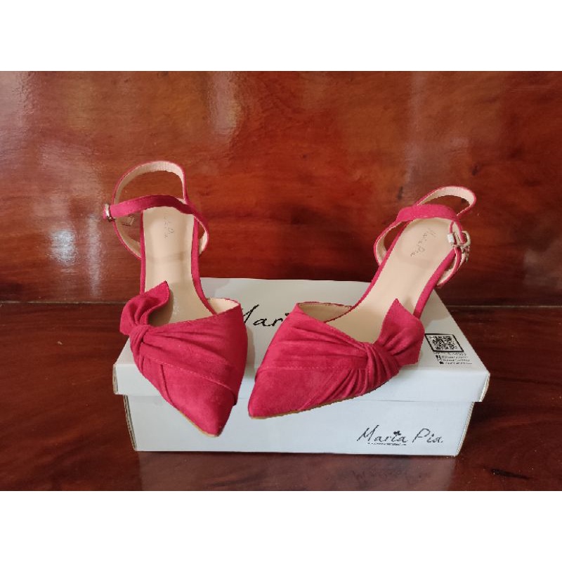 รองเท้าส้นสูง maria pia มือสอง