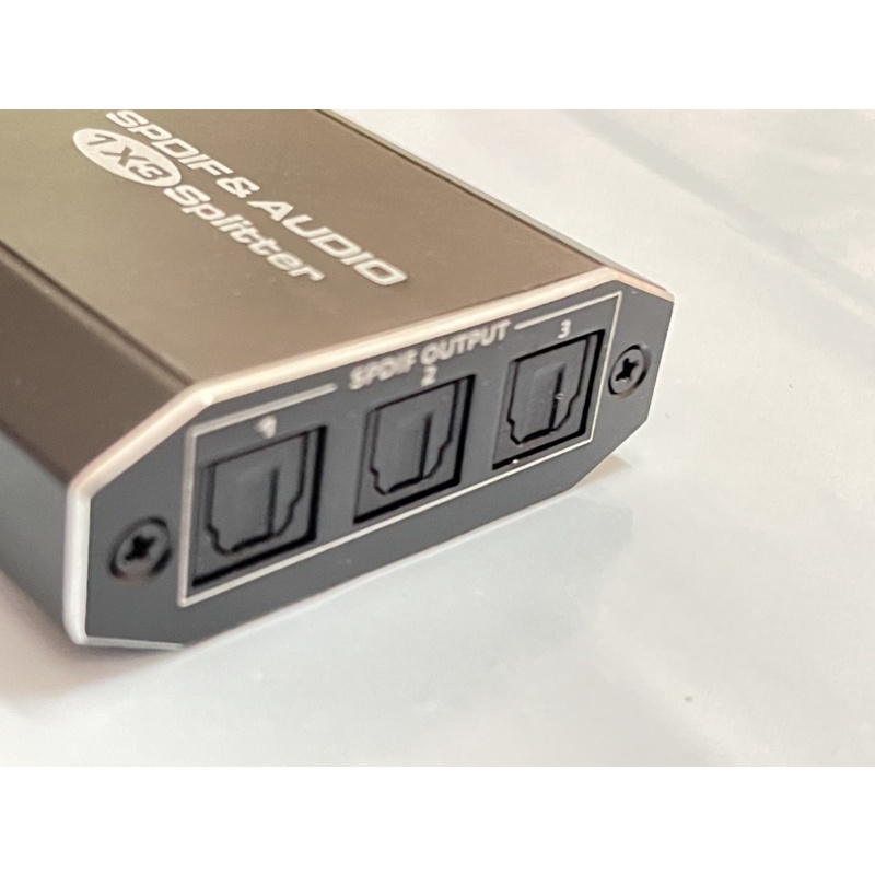 อลูมิเนียมSpdif Toslink Optical Digital Audio Splitter is 1X3 Optical Splitterสนับสนุน5.1CH LPCM 2.0 DTS