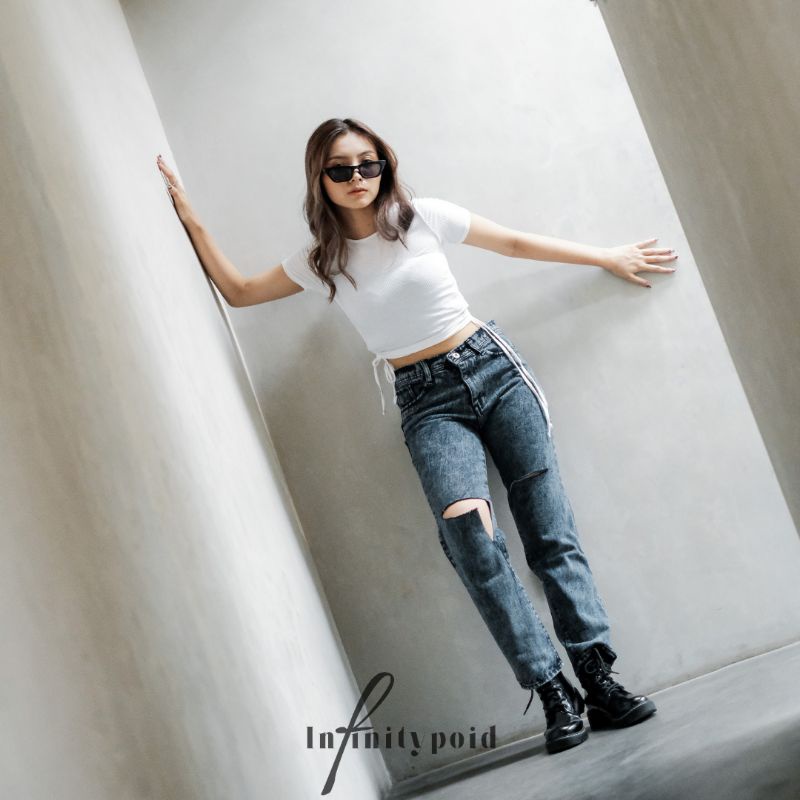 Niki JEANS BOYFRIEND SNOWBLACK RIPPED JEANS