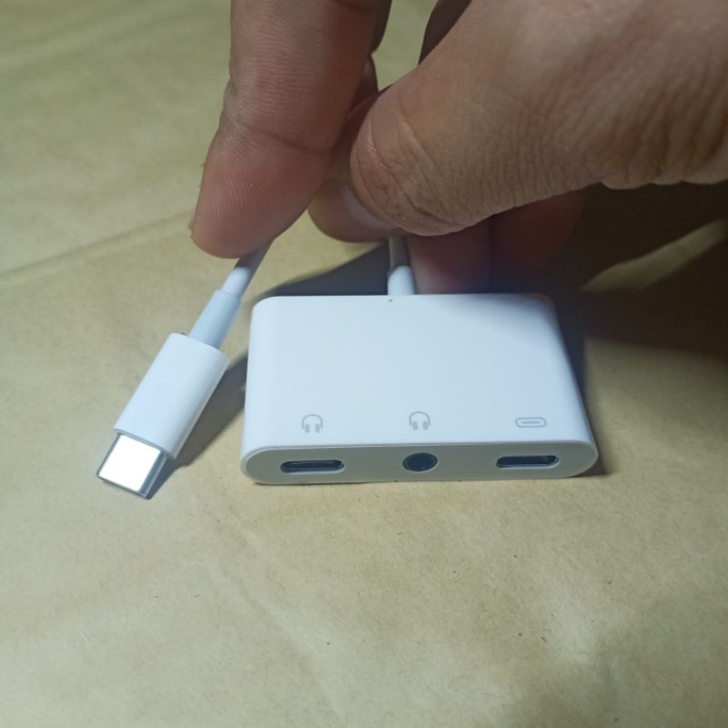 สายแปลงช่องหูฟังโทรศัพท์ ไทป์ซี ตัวแปลงหูฟัง ช่องเสียบไทป์ซี Type-c to 3.5mm  3in1 ชาร์จและฟังเพลง สนทนา ในเวลาเดียวกัน