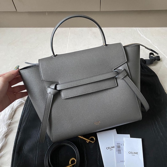 Very new ‼️ Celine micro belt bag ปี2019 สีเทา ฮิตตลอดกาล สภาพสวยใหม่มาก ใช้น้อยมากๆค่ะ หนังทรงแข็งเป้ะ