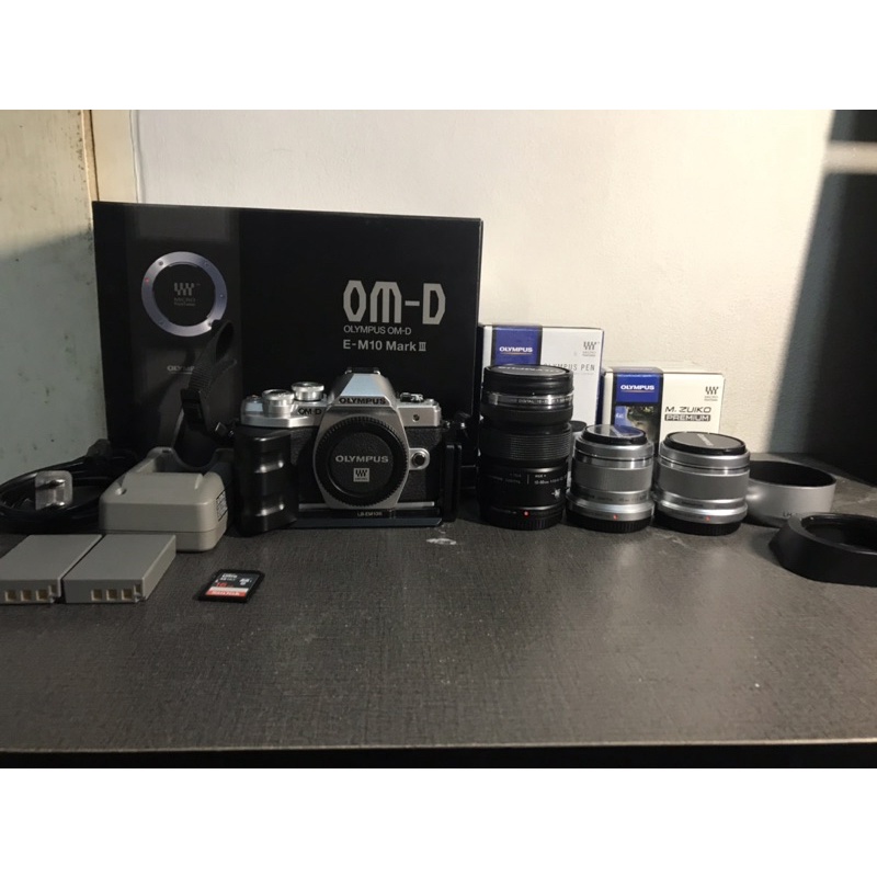 ยกชุด Olympus em10 mark iii เลนส์ 45mm 25mm 12-50mm มือสอง เก็บในตู้กันชื้นตลอด