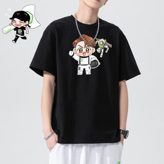 เสื้อยืดลําลอง คอกลม พิมพ์ลายการ์ตูน Jackson Wang สีดํา แฟชั่นสําหรับผู้ชาย