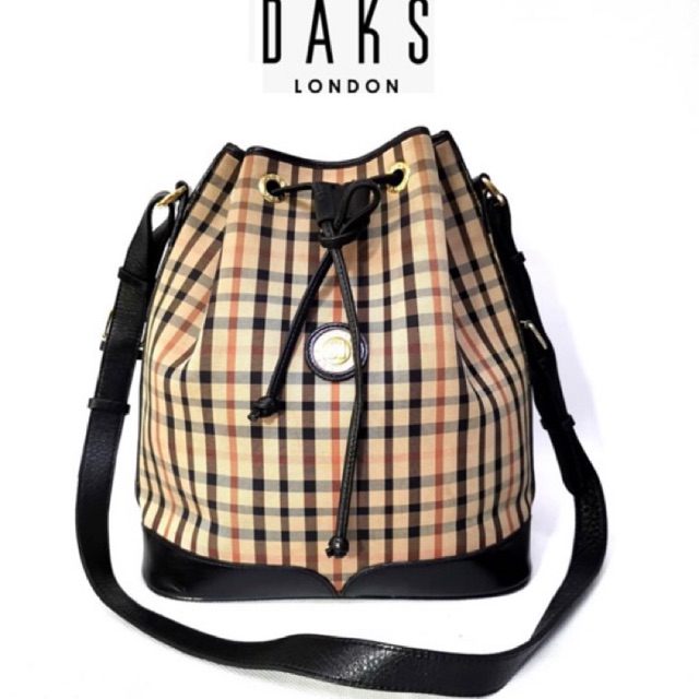 กระเป๋าทรงขนมจีบ Daks London แท้ สวยมีไสตล์ ❤️