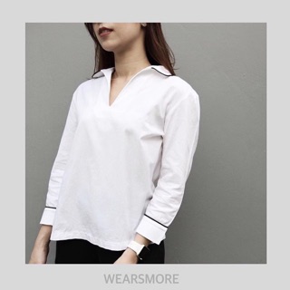 V-neck Border Shirt