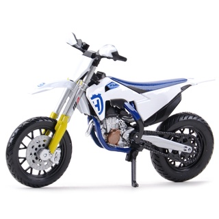 Bburago โมเดลรถจักรยานยนต์ 1:18 Husqvarna FS 450 Supermoto