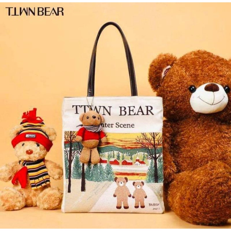 กระเป๋าสะพาย TTWN BEAR ของแท้💯%  ผ้าทอลายหมี Winter Scene (ของใหม่ป้ายห้อย) พร้อมถุงผ้าแบรนด์