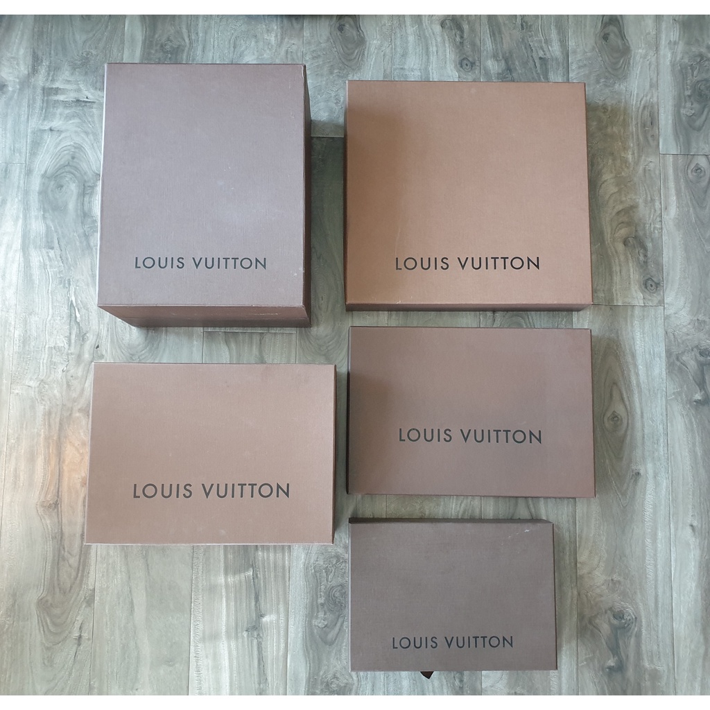 กล่องน้ำตาลหลุยส์ วิตตอง Louis Vuitton ของแท้ ใส่กระเป๋า คละรุ่น Favorite / Alma BB / District / Montaigne ...