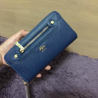 กระเป๋า LYN Becky Long Zipper Wallet