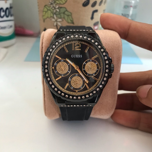 นาฬิกายี่ห้อ Guess สภาพสวย