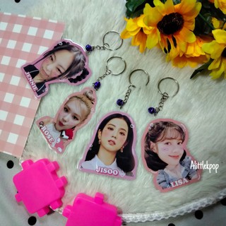 พวงกุญแจ แบบเคลือบ blackpink อันละ20บาท