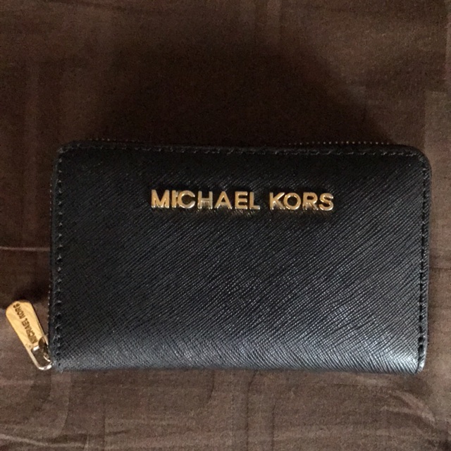 USED! กระเป๋าใส่บัตรสีดำ Michael Kors มี4ช่อง ใส่บัตรได้เยอะมาก