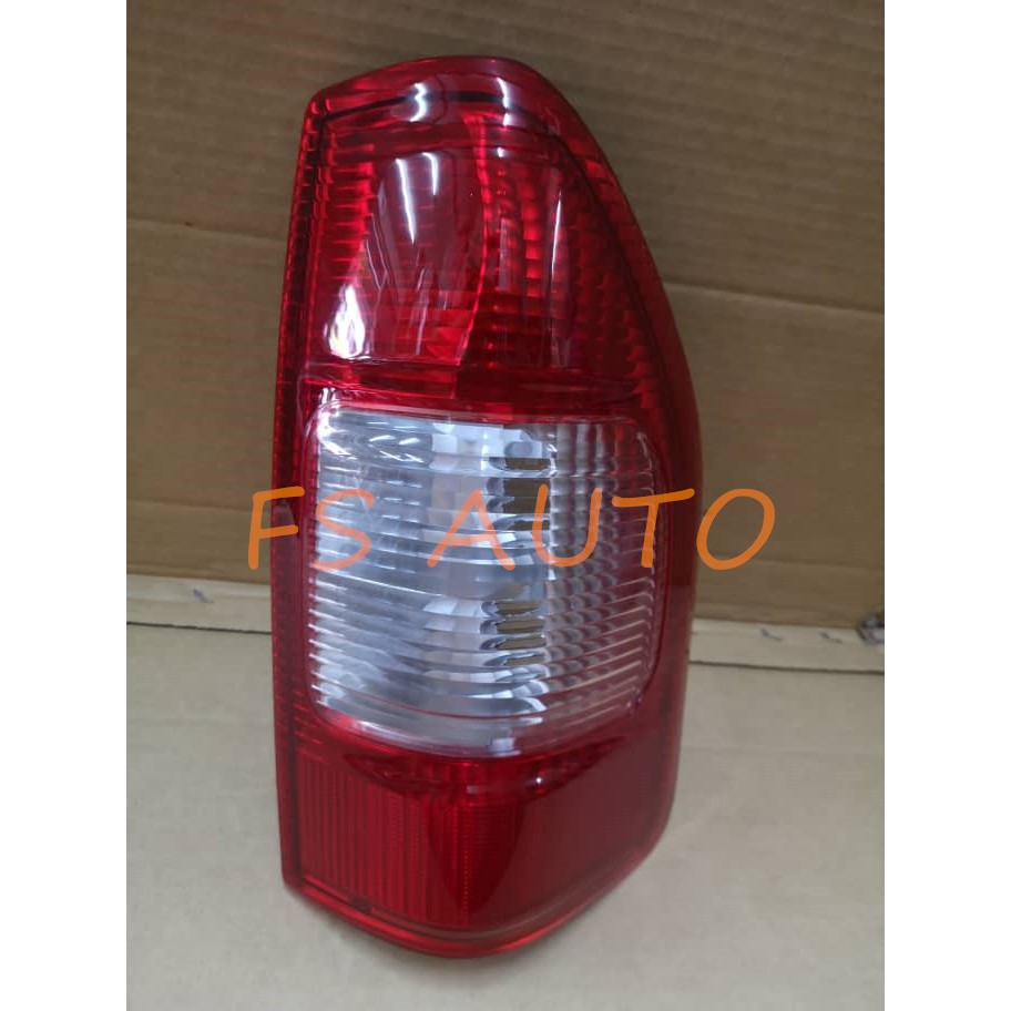Isuzu D-Max D Max (2005 - 2006) ไฟท้ายด้านหลัง