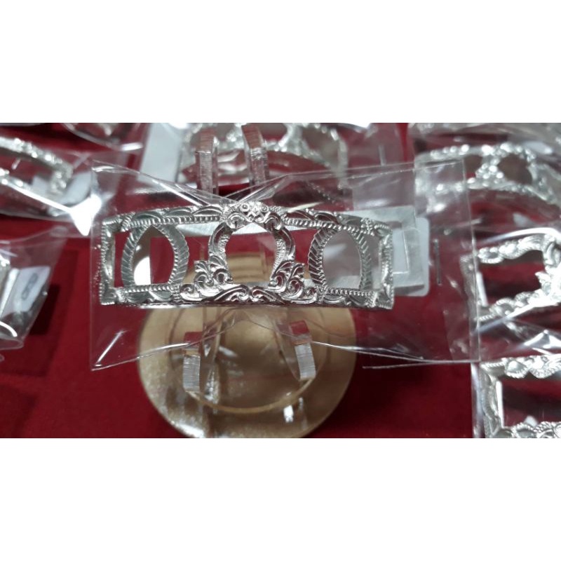 กรอบ​เลส​เงิน​แท้​92.5​ รุ่น.เลื่อน​สมณศักดิ์, บูชา​ครู​ หลวงพ่อ​รวย​ ขนาด​4​บาท​