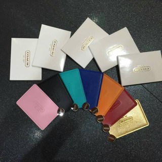 พร้อมส่ง🌼🌼กระจกพกพา COACH สวยหรู บางพกง่ายมีซองหนัง