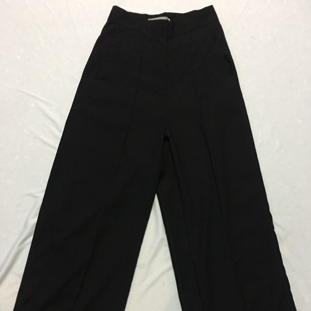 ส่งต่อ มือ 2 Akara กางเกงเอวสูง ขาบาน ทรงสวย size M