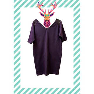* ส่งต่อ * เสื้อคอวี แบรนด์เกาหลี ผ้ายืดหนา ตอกหมุดที่ไหล่ ซิบหลัง สีม่วงเปลือกมังคุด ใส่ 2 ครั้ง * มือสอง สภาพดี *