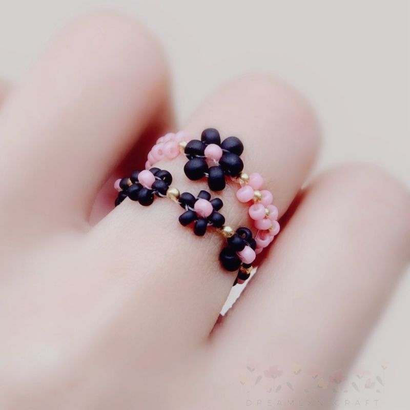 DreamLyn Craft 2 ชิ้นสีดําสีชมพูแหวนลูกปัดแฮนด์เมดที่เกี่ยวข้อง