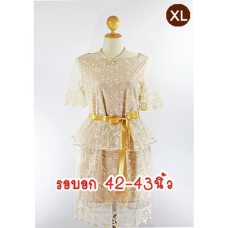 E2172-2-XL-ชุดเดรสคนอ้วน สีครีม(สีน้ำตาลอ่อนๆ) ผ้าลูกไม้ดอกเล็กน่ารัก คอปาดตื้น พร้อมสายผูกโบว์ที่เอว