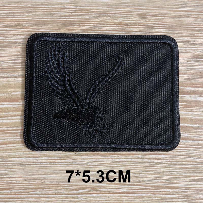 1pcs “SPORTS” “CLUB” ป้ายเย็บปักถักร้อยสีดํา Applique สติ๊กเกอร์ Self-Adhesive Patch,Easy Paste หรือตัดเย็บบนกระเป๋าเป้สะพายหลัง ราคา ถูกที่สุด ดีลบีเคเค แกลเลอรีภาพที่ 4