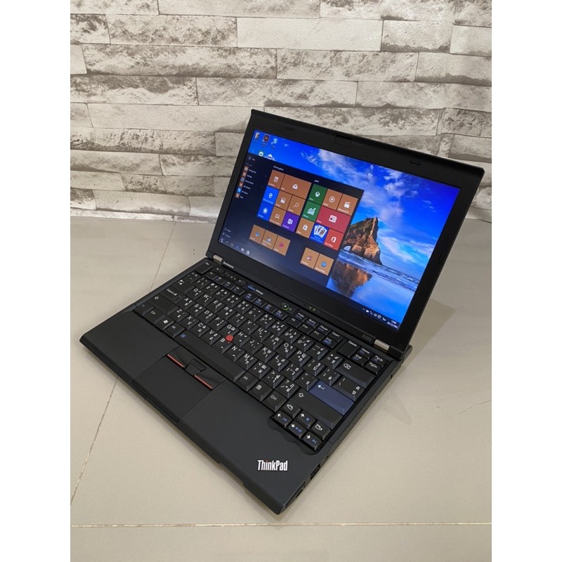 Lenovo ThinkPad X220  core i5 gen 2  จอ 12.5 นิ้ว โน๊ตบุ๊คมือสอง พร้อมใช้งาน