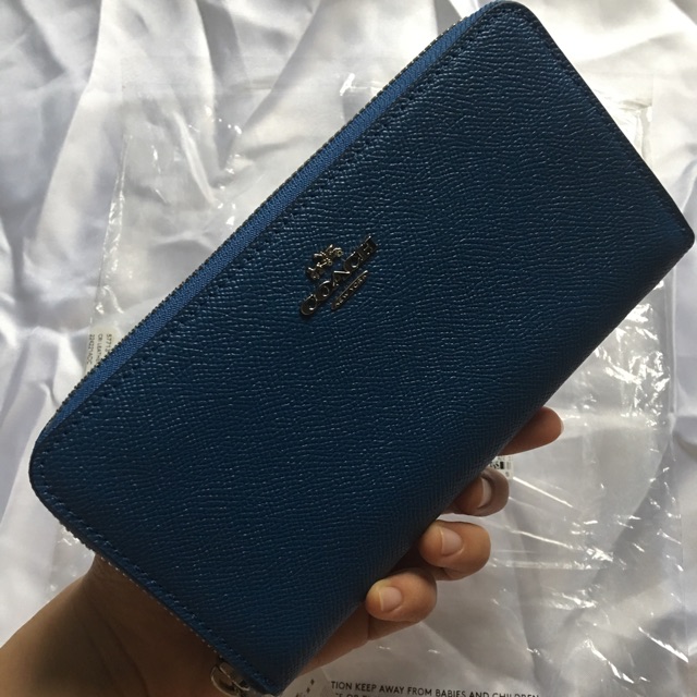 🔆ใหม่ของแท้ กระเป๋าสตางค์ Coach 🔆 Coach Zip wallet Crossgrain leather สี Lapis (สีฟ้าเข้ม)