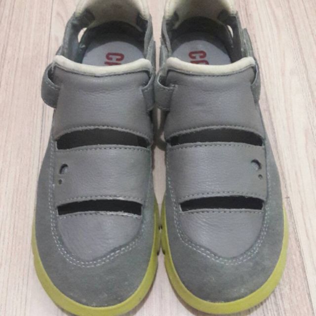 รองเท้า camper