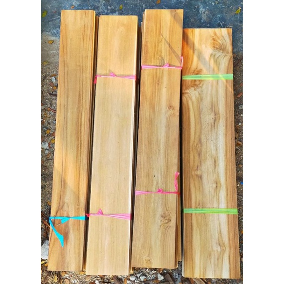 ไม้สักแผ่น ไม้แผ่น ไม้ทำรั่วบ้าน ไม้ไช้อเนกประสงค์ ไม้สักแท้ ขนาดกว้างมี 4นิ้วถึง 8นิ้วยาว 100 ซม.หนา1.5 ซม.