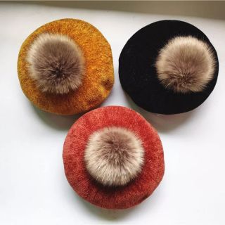 Pom pom Beret หมวกแฟชั่นฤดูหนาว