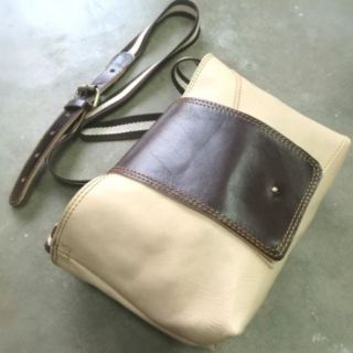 กระเป๋าสะพายเฉียง ครอสบอดี้ หนังแท้ crossbody leather bag