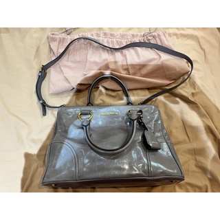 MIU MIU used like new มีสาย crossbody อุปกรณ์ครบจ้า