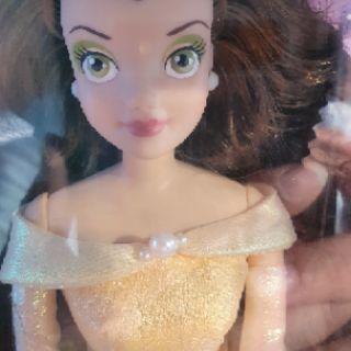 Belle Beauty and the Beast Disneys Classic Doll Collection Exclusive **กล่องชำรุด พลาสติกแตก ฝาครอบบนหาย**