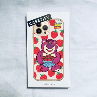 Casetify X Disnep PIXAR TOY STOORY เคสนิ่ม ลายสตรอเบอร์รี่ หมี สีเบจ สําหรับ IPhone 14 13 12 11 Pro MAX Mini XS MAX XR X SE 6 6S 7 8 Plus