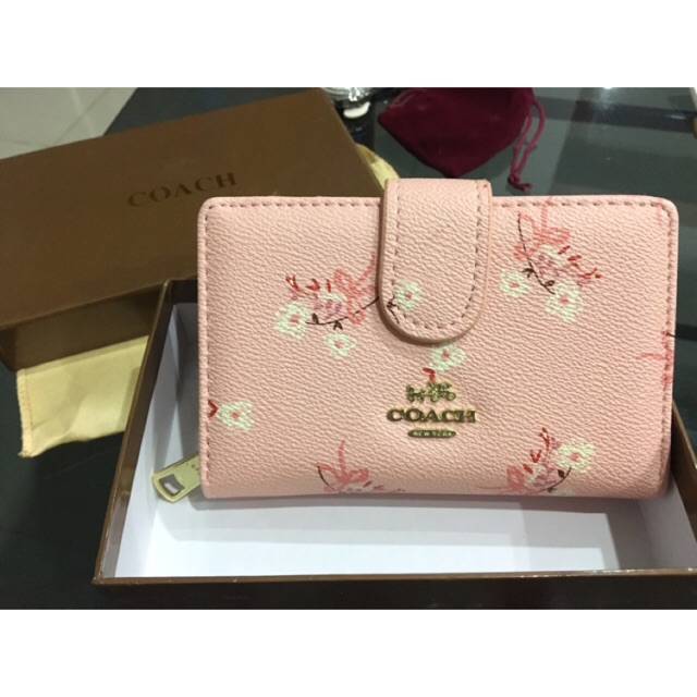 กระเป๋าสตางค์ coach สีชมพูลายดอก