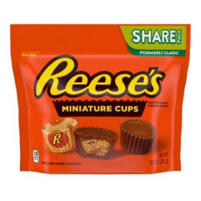 ช๊อคโกแลต เคลือบ Peanut butter ยี่ห้อ reese’s มี 2 ขนาด