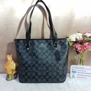 COACH F58294 ZIP TOP TOTE IN SIGNATURE COATED CANVAS
COLOR : SILVER/BLACK SMOKE/BLACK