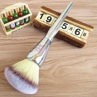 It 211 LIVE BEAUTY FULLY แปรงแต่งหน้านุ่มๆ N211