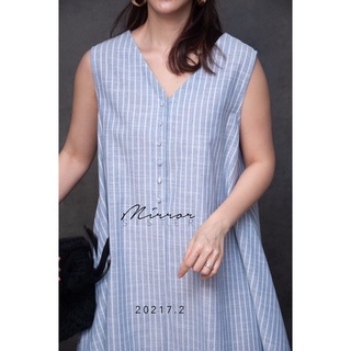 NaTuRAL STRipe DReSS•• เดรสแขนกุดคอวี ลายริ้วทางลง สีธรรมชาติ