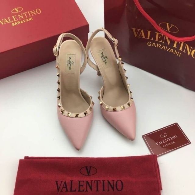 Valentino Garavani Shoes - รองเท้าส้นสูง valentino