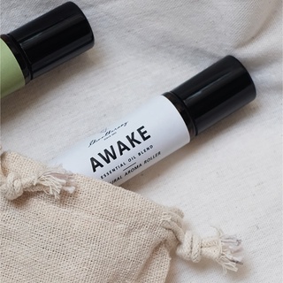 ❧AWAKE - น้ำมันหอมระเหย บำบัดอารมณ์ กลิ่นหอมสดชื่น มีชีวิตชีวา ตื่นตัว ขวดลูกกลิ้ง ขนาด 10 ml. by ไอดินเธอราปี♘