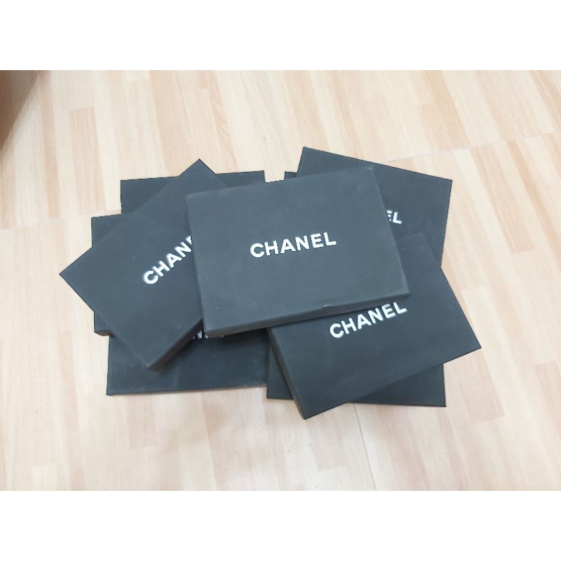 Chanel box wallet /coin size