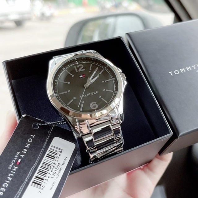 (ผ่อน0%) นาฬิกาชาย Tommy Hilfiger 1791504 Men's Stainless Steel Bracelet Watch  ✔️หน้าปัด 42 mm. สแตนเลส สีเงิน