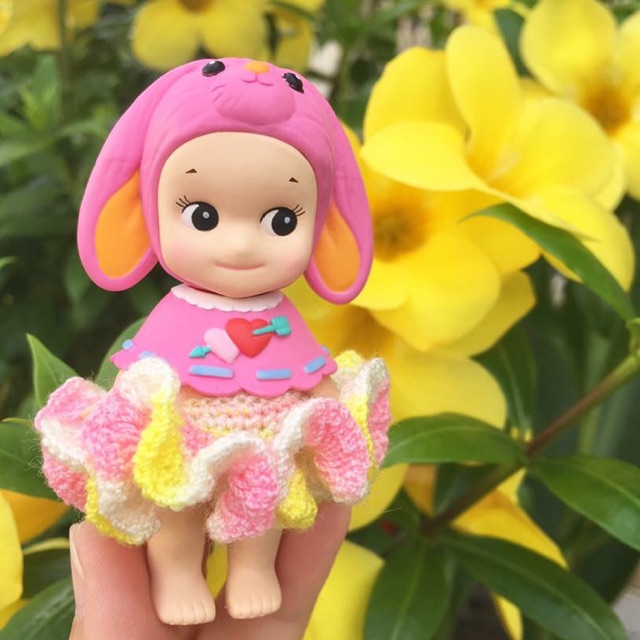 Sonny Angel กระโปรงฟรุ้งฟริ้ง สีเหลือบ
