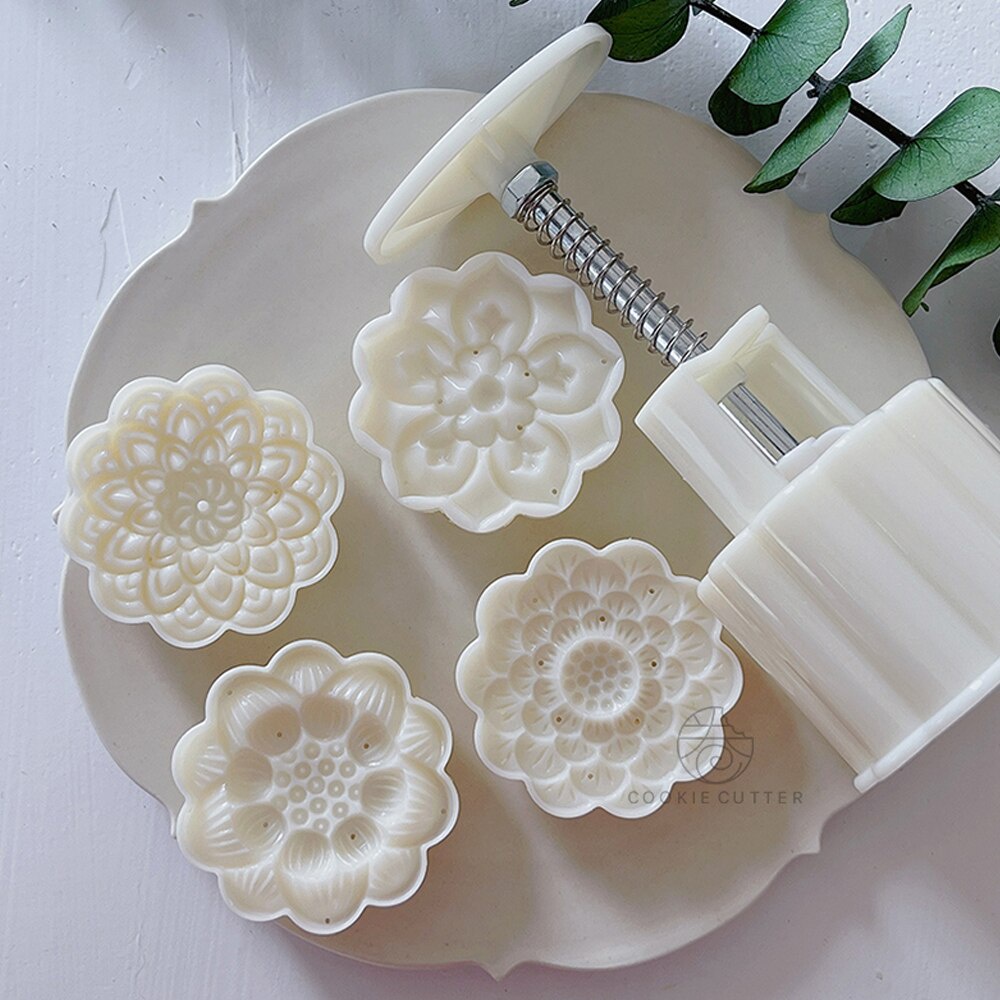 แม่พิมพ์ขนมไหว้พระจันทร์ รูปดอกบัว 75 กรัม 4 ชิ้น ต่อชุด DIY - รูปที่ 3