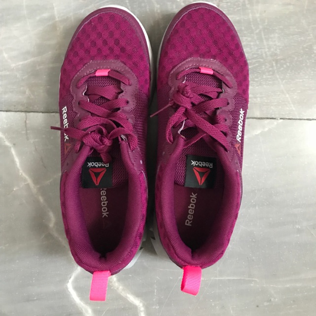 รองเท้าReebokสีม่วงพลัม size37.5 สภาพใหม่99% สำหรับเล่นฟิตเนส วิ่ง เทรนนิ่ง Size US7/UK4.5/EUR37.5 ส