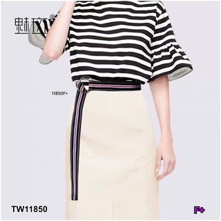 TwinsShopVip💗พร้อมส่ง TW11850 Set 2 ชิ้น เสื้อแขนระบายลายริ้ว + กระโปรงสีครีม