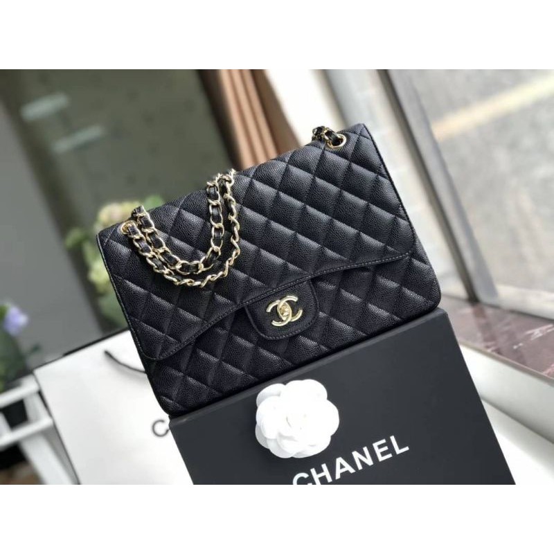 กระเป๋าสะพายข้าง​ Chanel​ 30​ cm.
